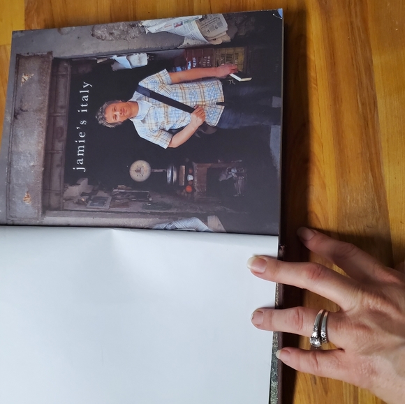 Jamie Oliver, Jamie's Italy 🇮🇹 Cookbook - Picture 5 of 8